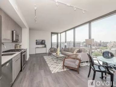 Main picture of 720 W Randolph St