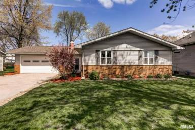 Main picture of 403 W 1st St