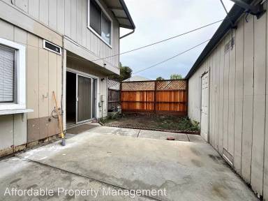 Main picture of 4292 Comet Cir