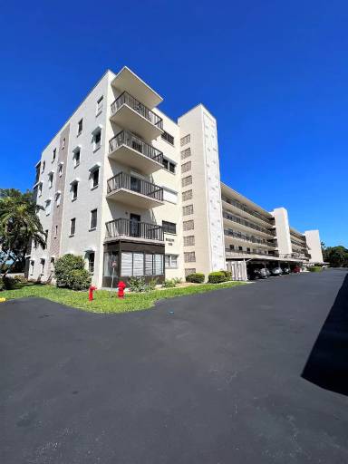 Main picture of 8198 Terrace Garden Dr N