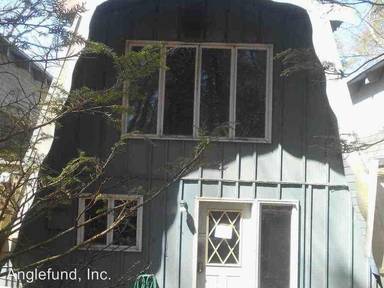 Main picture of 105 Hemlock Hl