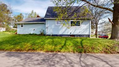 Main picture of 260 S Adams St