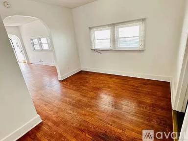 Main picture of 823 W Evelyn Ave