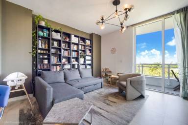 Main picture of 2020 Prairie Ave