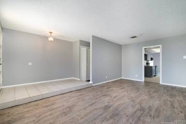 Main picture of 7414 Elderberry St