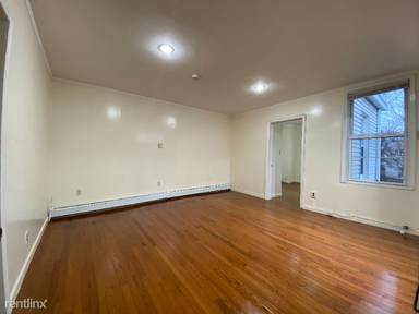 Main picture of 16 Bleecker St