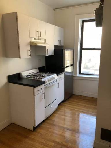 Main picture of 540 E 14th St