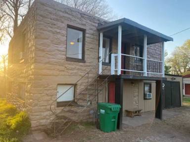 Main picture of 107 N 3rd St