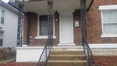 Main picture of 910 W 3rd St