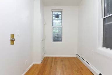 Main picture of 228 Boerum St