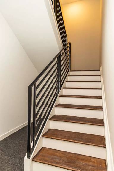 Main picture of 111 N 63rd St