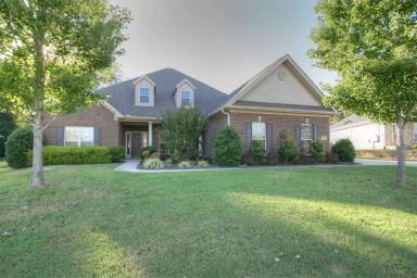 Main picture of 435 Jasmine Dr