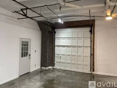 Main picture of 555 Whitehall St SW