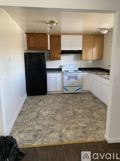 Main picture of 2150 Monroe St