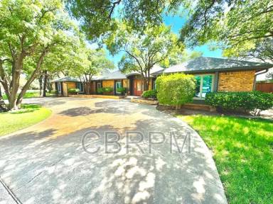 Main picture of 9306 Utica Dr