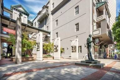 Main picture of 233 N Main St
