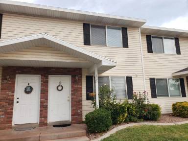 Main picture of 123-25 E 570 S