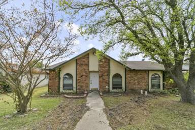 Main picture of Red Oak Drive Whole House