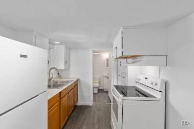 Main picture of 810 E Elm St