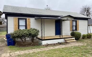 Main picture of 122 S Shepard Ave