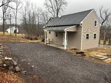 Main picture of 1210 Manatawny St