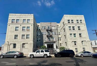 Main picture of 915 S Carondelet St