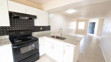 Main picture of 2221 Leo Dr
