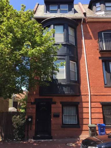 Main picture of 1852 5th St NW