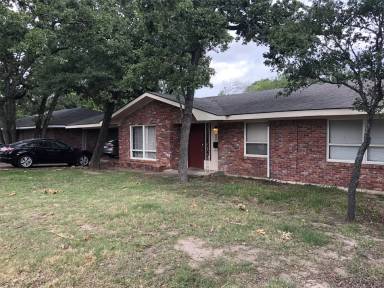 Main picture of 600 Woodson Dr