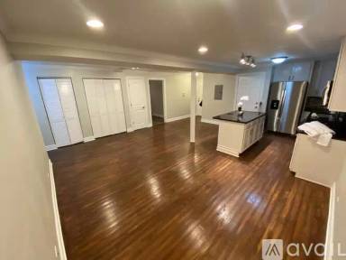 Main picture of 2640 W Granville Ave
