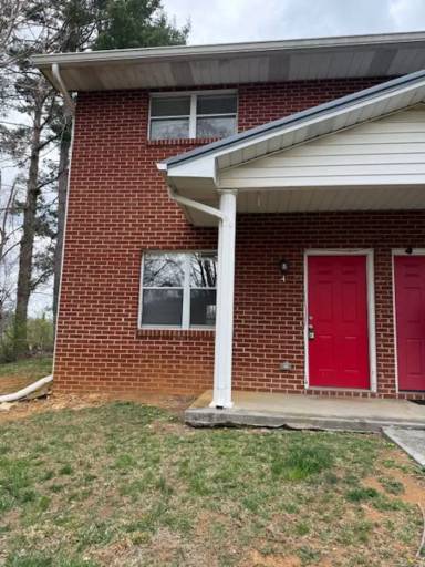 Main picture of 3007 S Roan St