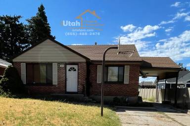 Main picture of 1631 Swan St
