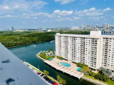 Main picture of Arlen House Condos