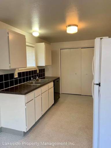 Main picture of 1427 Lakeview Ave