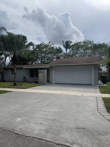 Main picture of 5125 SW 92nd Ter