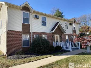 Main picture of 301 Walnut Court Way
