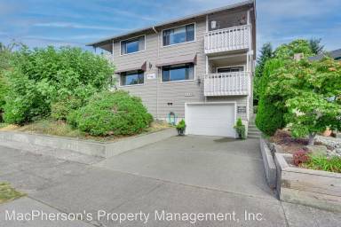 Main picture of 2438 NW 62nd St