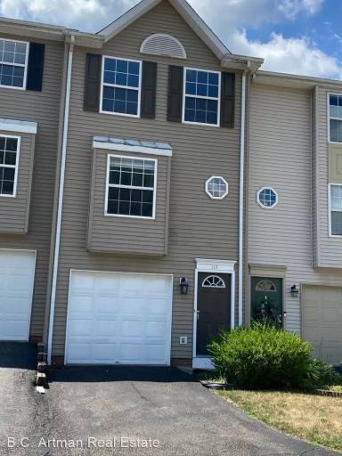 Main picture of 115 Palace Ct