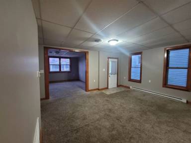 Main picture of 861 Memorial Ave
