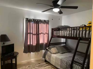 Main picture of 1543 Walton St