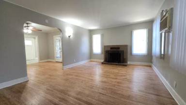 Main picture of 915 Beverly Way