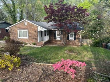 Main picture of 5208 Bayberry Ln