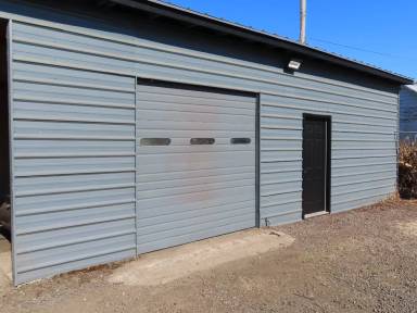 Main picture of 1025 1st Ave NE