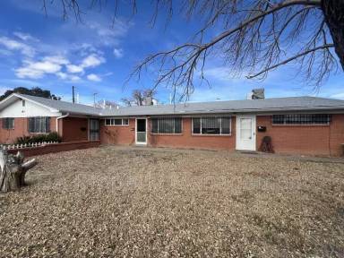 Main picture of 7013 Trumbull Ave SE