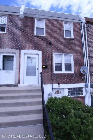 Main picture of 1077 S Merrimac Rd