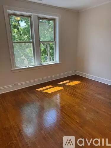Main picture of 214 Chicago Ave