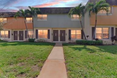 Main picture of Townhouses of Plantation
