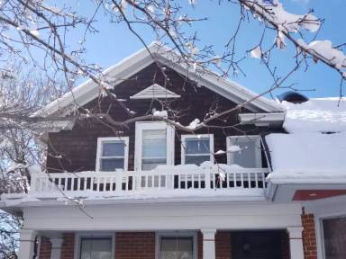 Main picture of 2256 S Lake St