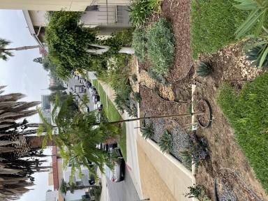 Main picture of 11601 Gorham Ave