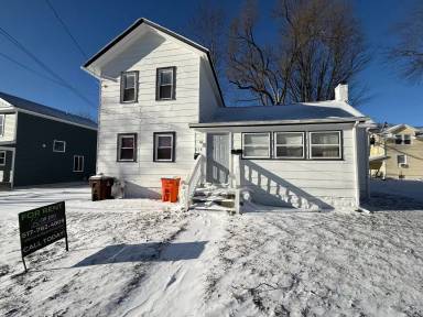 Main picture of 658 Cooper St